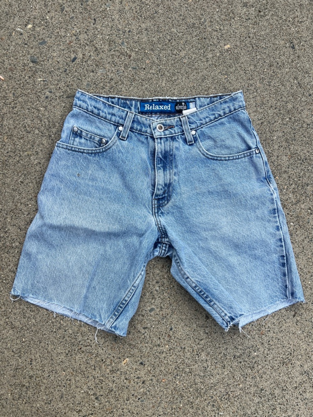 Vintage Levi’s Silvertab Relaxed fit cutoff denim shorts size 29 light wash - Picture 12 of 12